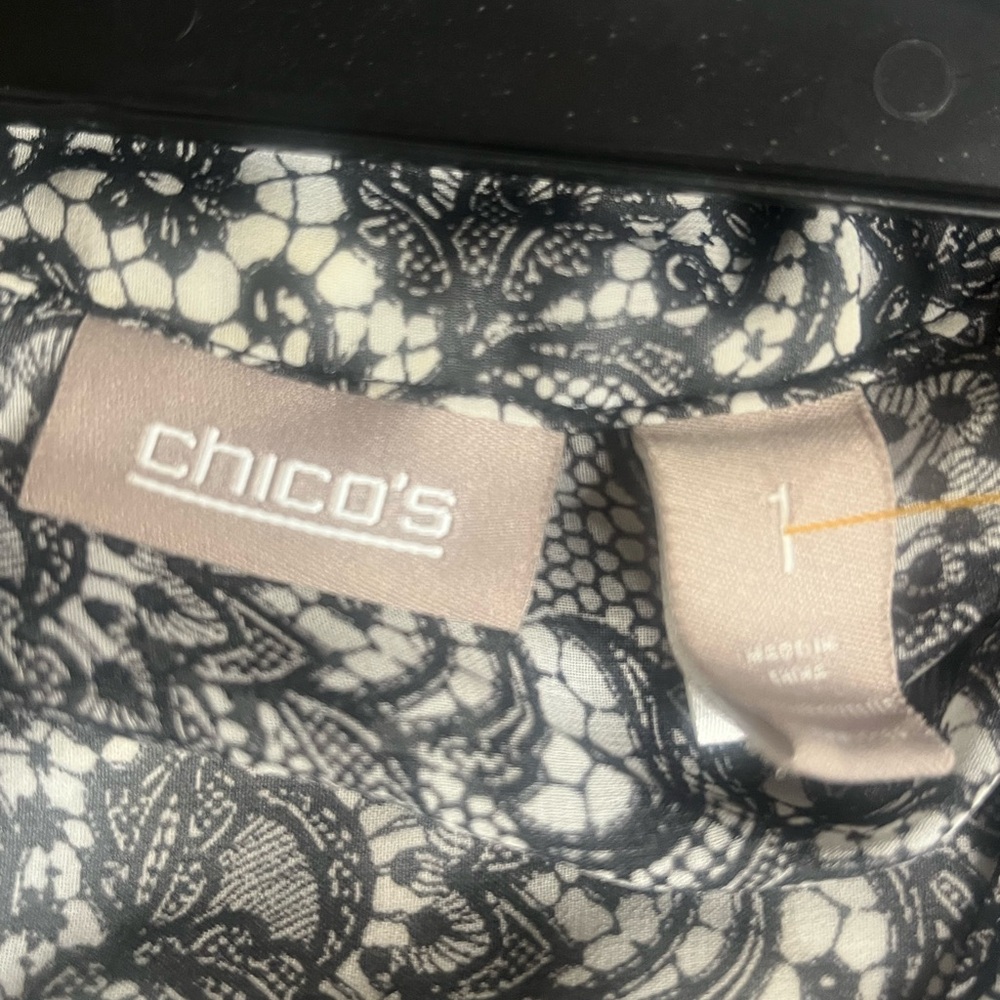 CHICO’S Patterned black and white Blouse - Picture 7 of 8